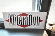 Libération en pleine tourmente : Dov Alfon quitte la direction, un successeur centriste proposé