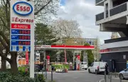 À Lille, les automobilistes rivalisent d'astuces face à l'envolée des prix du carburant