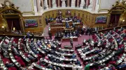 Lutte contre la fast fashion : pénalités, publicité interdite, le texte voté au Sénat
