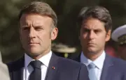Macron et Attal : les relations restent glaciales malgré des propos apaisants