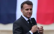 Macron propose une journée mensuelle sans écrans pour les jeunes