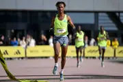 Marathon de Paris 2026 : L'Italien Yeman Crippa triomphe en 2h05