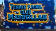 Marseillan : une fresque colorée au Tennis-Padel club avec les enfants