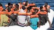 Méditerranée : aider les bateaux de la mort, le récit d'un sauveteur
