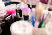 Moins de cosmétiques réduit l'exposition aux perturbateurs endocriniens