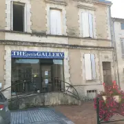 Monségur : Un village d'artistes dévoile ses ateliers lors du salon Vis ton vin