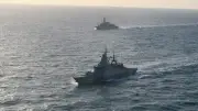 Navire russe armé de missiles longe les côtes françaises avec un faux signal