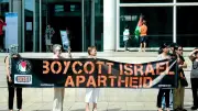 Nîmes : manifestation pro-palestinienne devant Carré d'Art