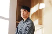 Ocean Vuong : le poète qui réécrit le rêve américain depuis ses racines vietnamiennes