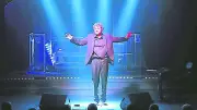 Olivier de Benoist interroge le bonheur familial dans son nouveau spectacle