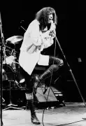 Patti Smith concurrence Fred Vargas en tête des ventes de livres