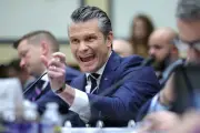 Pete Hegseth malmené par des députés : « une incompétence stupéfiante »