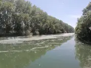 Phénomène surprenant : une traînée blanche recouvre la Charente à Saintes
