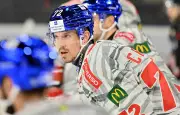 Pierre Crinon, le joueur de hockey des Brûleurs de loups, multiplie les incidents sur la glace