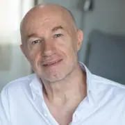 Pierre Martot interprète 'Le Mythe de Sisyphe' de Camus au théâtre ce vendredi