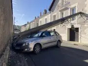 Périgueux : accident spectaculaire, un poteau en béton cisaille