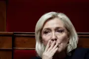 Présidentielle : Le Pen souhaite affronter le bloc central au second tour