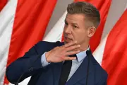 Péter Magyar promet un « changement de régime complet » en Hongrie