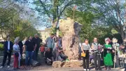 Pézenas célèbre Boby Lapointe avec une sculpture monumentale et des festivités