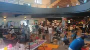 Pézenas célèbre la petite enfance avec une journée record à la Maison du peuple