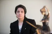Rima Hassan placée en garde à vue en Iran : deux policiers condamnés