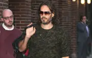 Russell Brand admet une relation sexuelle avec une mineure de 16 ans