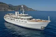 Sherakan : le sublime yacht de luxe de 70 mètres qui vogue près de Saint-Jean-Cap-Ferrat