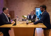 Simon Field, l'influenceur historique du vin, dévoile les enjeux des primeurs 2025 à Bordeaux