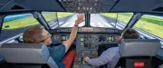 Simulateur de vol ultra-réaliste d'Airbus A320 dans une chambre d'hôtel à Montpellier