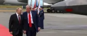 Sommet Alaska : Trump écarte le cessez-le-feu et pousse Zelensky à négocier