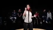 Stand-up au Cratère éphémère d'Alès : Mohamed El Khatib crée un rire chorale rassembleur