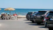 Stationnement payant à la plage : les vacanciers entre fatalisme et bon plans