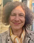 Stéphanie Lambert-Mesguich dédicace son roman philosophique à Saint-Médard