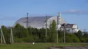 Tchernobyl : le sarcophage endommagé par un drone, Moscou nie