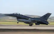 Tensions USA-Iran : Pilote américain secouru, avion abattu et attaques dans le Golfe