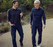 Tim Cook quitte Apple : John Ternus, l'ingénieur discret, prend les commandes