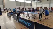 Tournoi de tennis de table senior dans le Gard : 70 passionnés en action