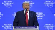 Trump attaque violemment la France et l'Europe sur l'immigration à Davos