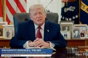 Trump lit la Bible à la Maison-Blanche : entre foi et politique