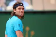 Tsitsipas éliminé d'entrée à Monte-Carlo, une défaite cinglante pour le triple vainqueur