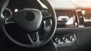 Un ado de 12 ans sauve sa mère en prenant le volant