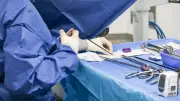 Un chirurgien abandonne un patient sous anesthésie pour un rapport sexuel