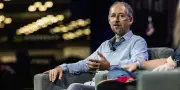 Un homme au cœur des spéculations sur Satoshi Nakamoto lors de la Paris Blockchain Week