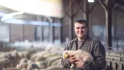 Un éleveur aveyronnais cherche l'amour dans L'Amour est dans le Pré