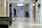 Un octogénaire sort un revolver à l'hôpital de Saintes, désarmé par les soignants