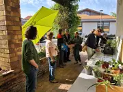 Un troc de plantes réussi à la médiathèque d'Artigues-près-Bordeaux