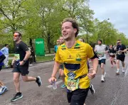 Un étudiant français survit à une morsure de serpent en Colombie et court le marathon de Paris