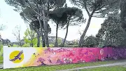 Une fresque monumentale transforme Saint-Bauzille-de-Putois en atelier d'art à ciel ouvert