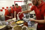 Vanxains célèbre Pâques avec son omelette géante : 3 600 œufs pour 500 convives