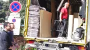 Villeneuve-lès-Avignon : une vente au déballage internationale attire transporteurs et chineurs